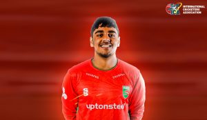 Rehan Ahmed signs his first professional contract